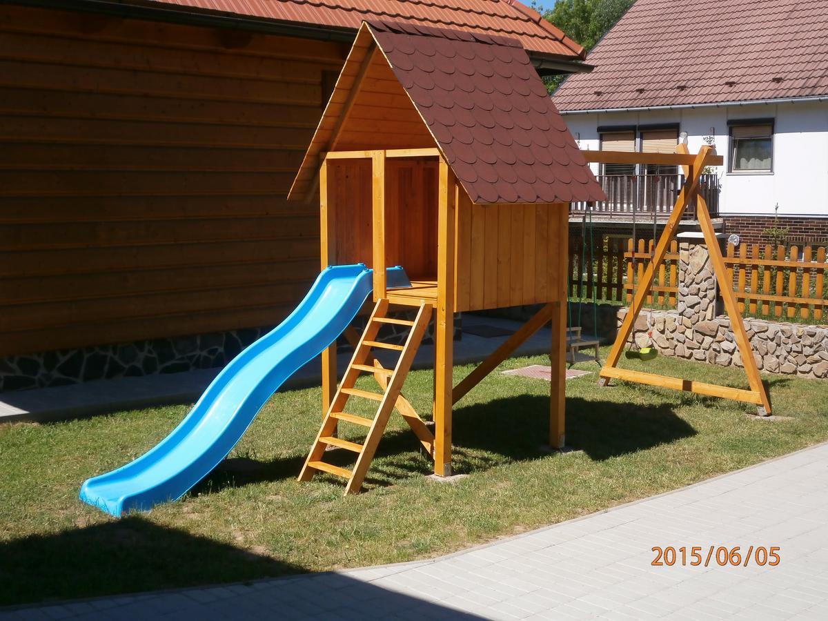 Zrubovy Dom Silvia Villa Trstené Exteriör bild